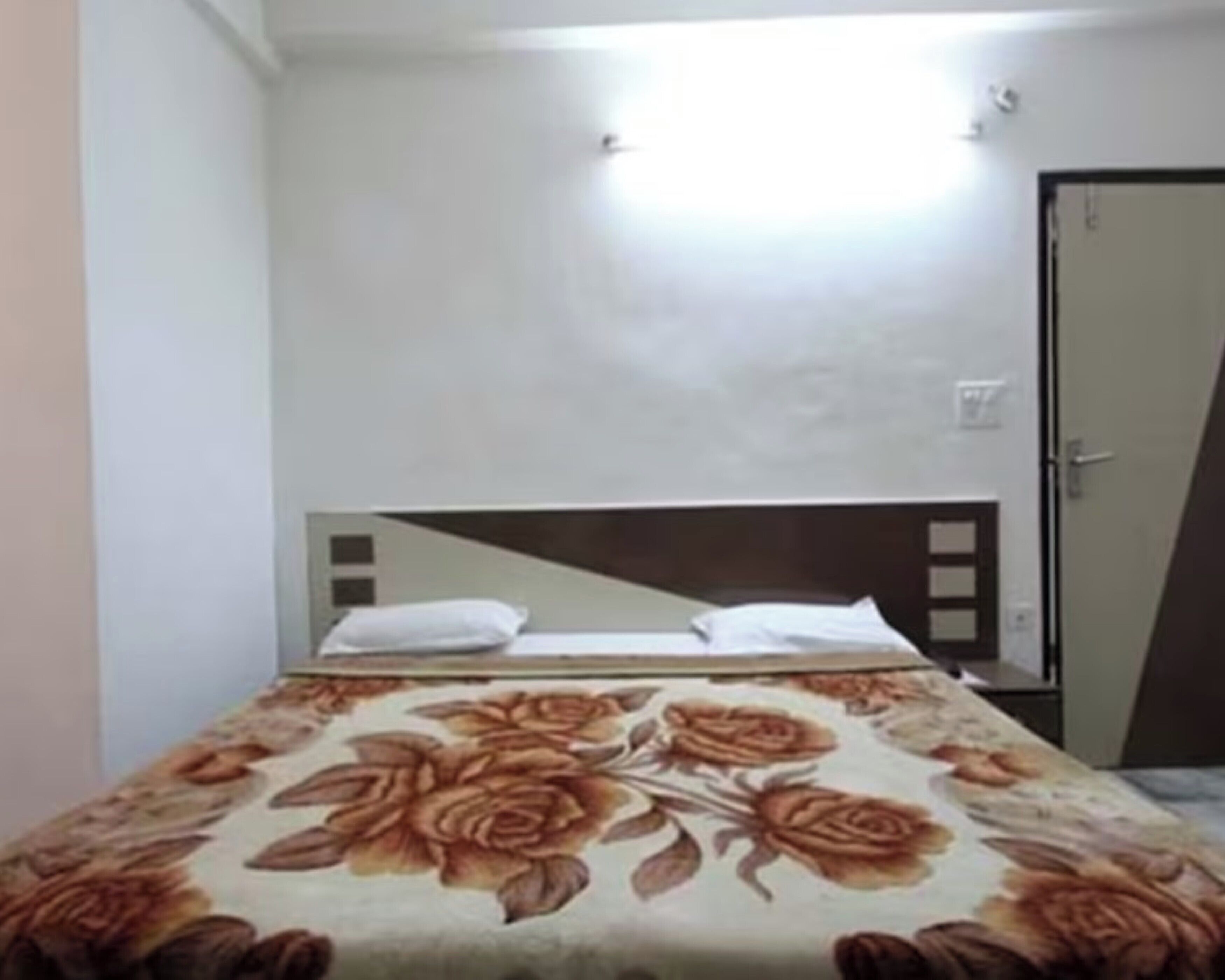 Foto - Goroomgo Viren Holiday Home Agra