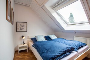 4 bedrooms, iron/ironing board, travel cot, WiFi