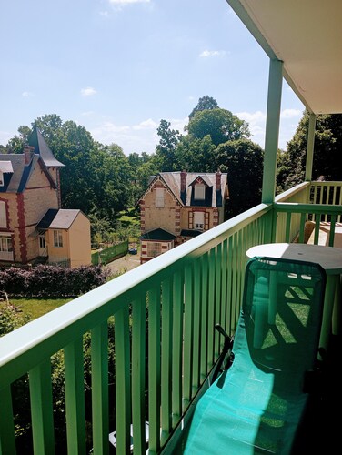 ❤️Joli studio with balcony 400m from the spa and close to shops.