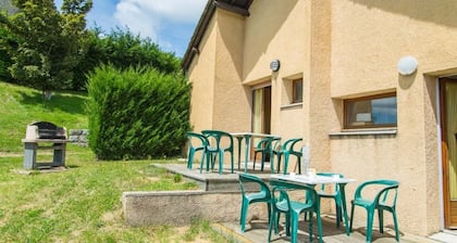 6-person gîte in vacation village