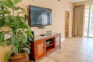 Interior - Ocean Breeze 3D (North Myrtle Beach)