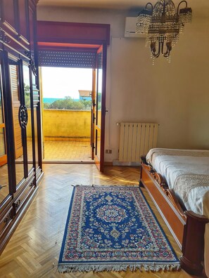 3 عدّة غرف نوم ومكواة/لوح كي وواي فاي مجانًا وملاءات أسرّة