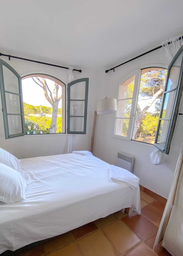 6 chambres, fer et planche Ă repasser, lit parapluie, Wi-Fi gratuit