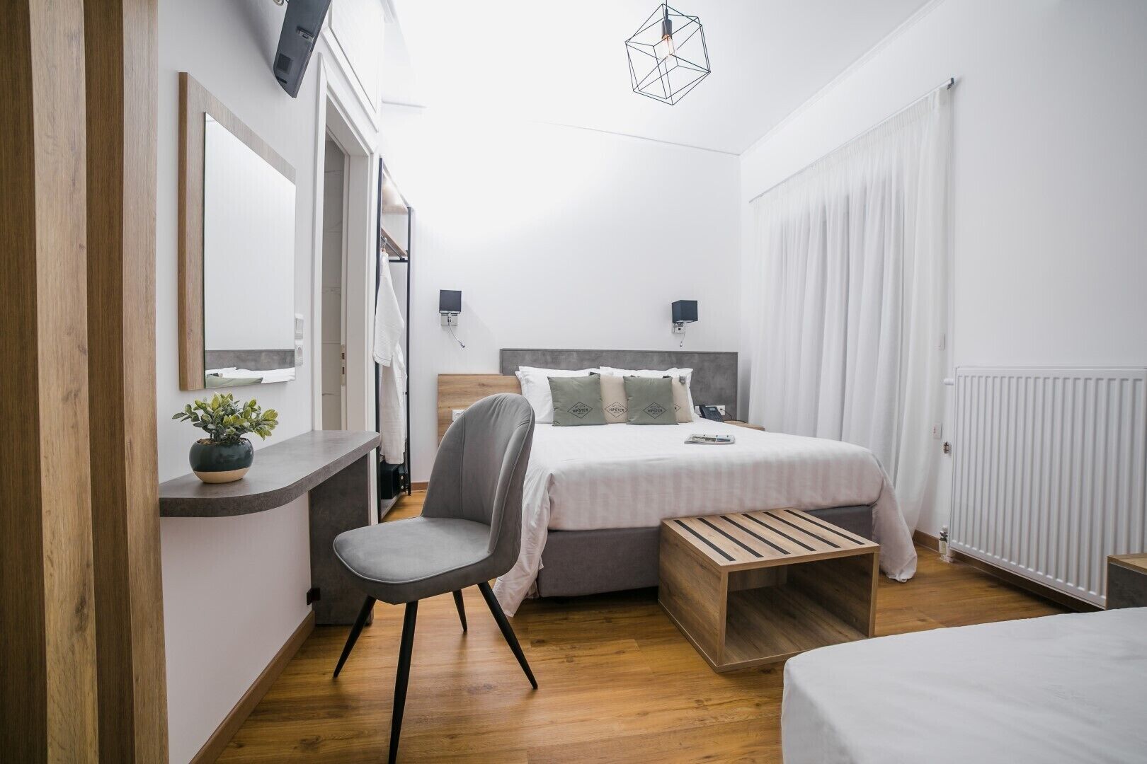 Lakens van Egyptisch katoen, luxe beddengoed, een kluis op de kamer