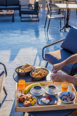 Daily continental breakfast for a fee