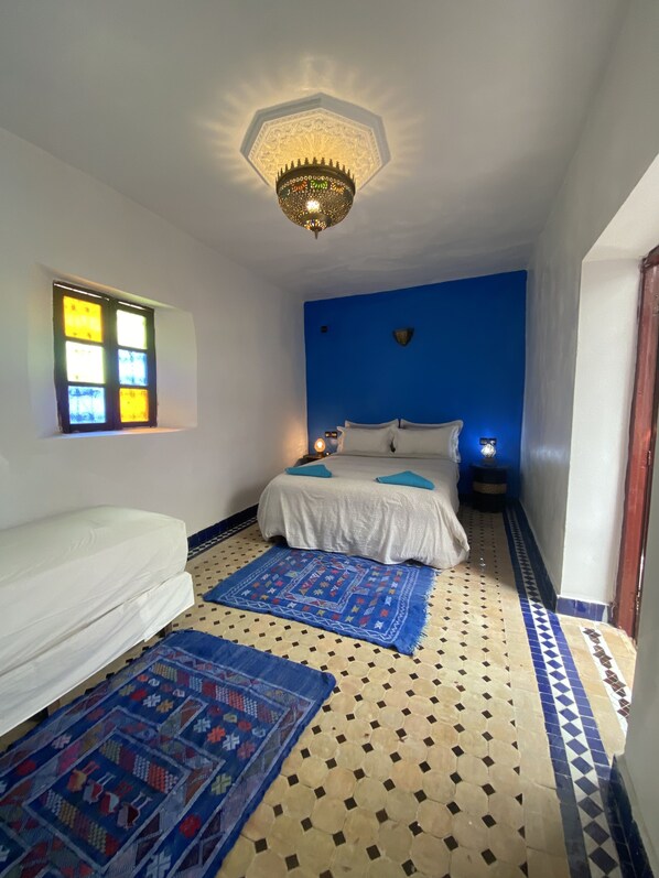 4 bedrooms, free WiFi - Stay as a local and enjoy your holiday (Fès)