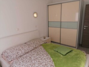 1 غرفة نوم ومكواة/لوح كي وسرير سفر وواي فاي مجانًا