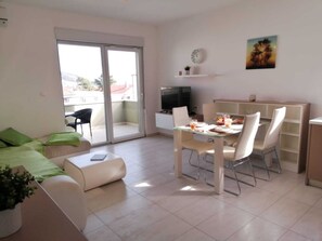 Interior - Modern apartment with pool (Okrug Gornji)