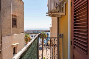 Apartamento básico (Rinaldo) | Balcón