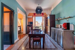 Appartamento Basic (Rinaldo) | Cucina privata | Mini-frigorifero, piano cottura, macchina per caffè espresso