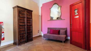 Basic-Apartment (Angelica) | Wohnbereich | Fernseher