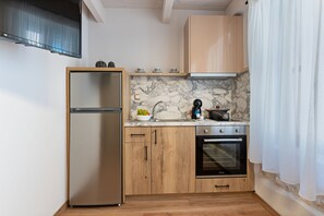 Executive Duplex | 1 bedroom, in-room safe, desk, free cribs/infant beds