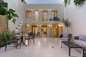 Terrace/patio - Erotokritos Luxury City Suites (Rethymno)