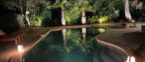 Outdoor pool, a heated pool