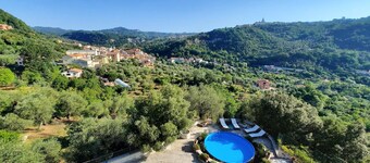 Family-friendly apartment in villa with outdoor pool perfect to explore Campania