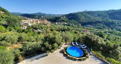 Family-friendly apartment in villa with outdoor pool perfect to explore Campania