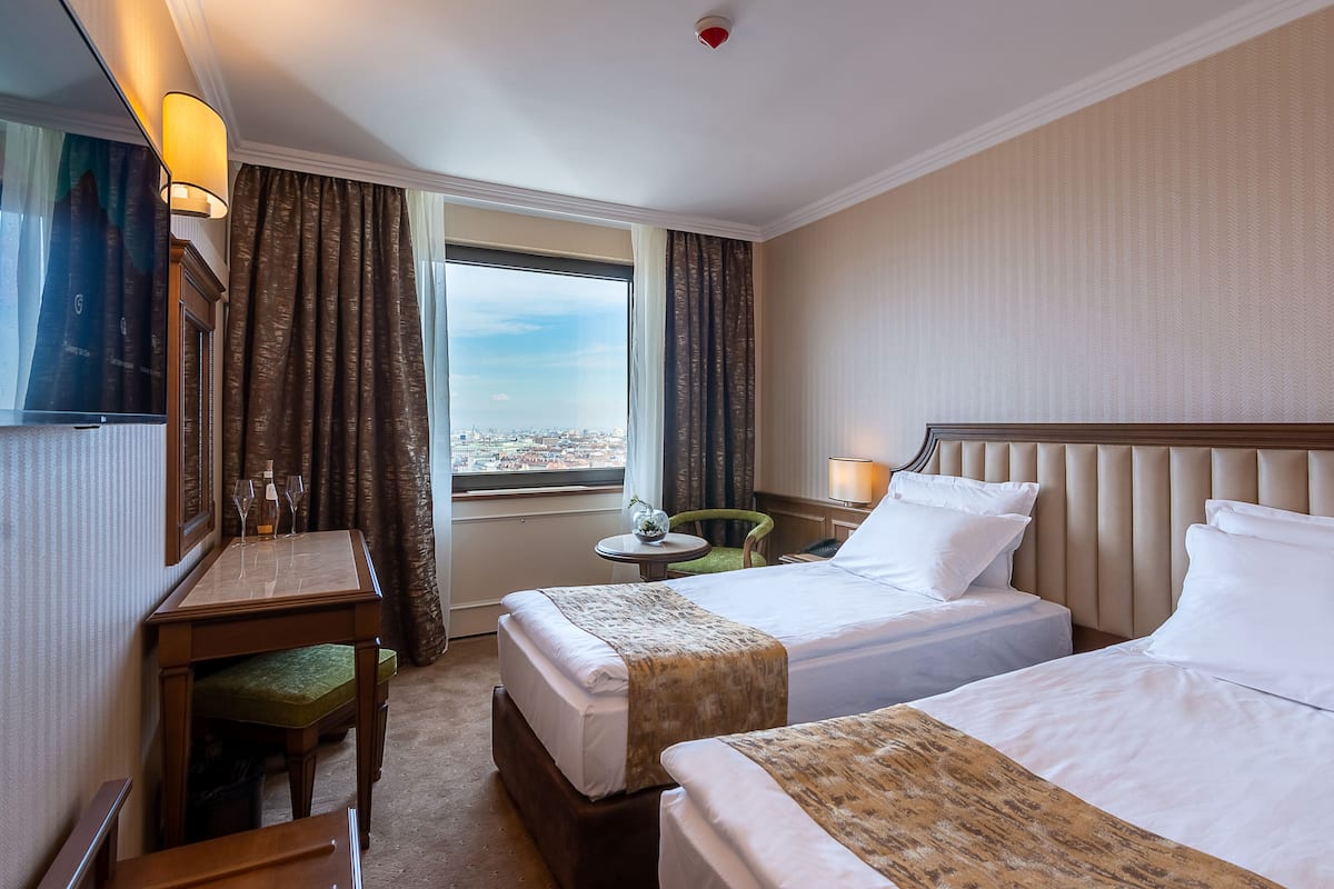 1 bedroom, desk, laptop workspace, free WiFi
