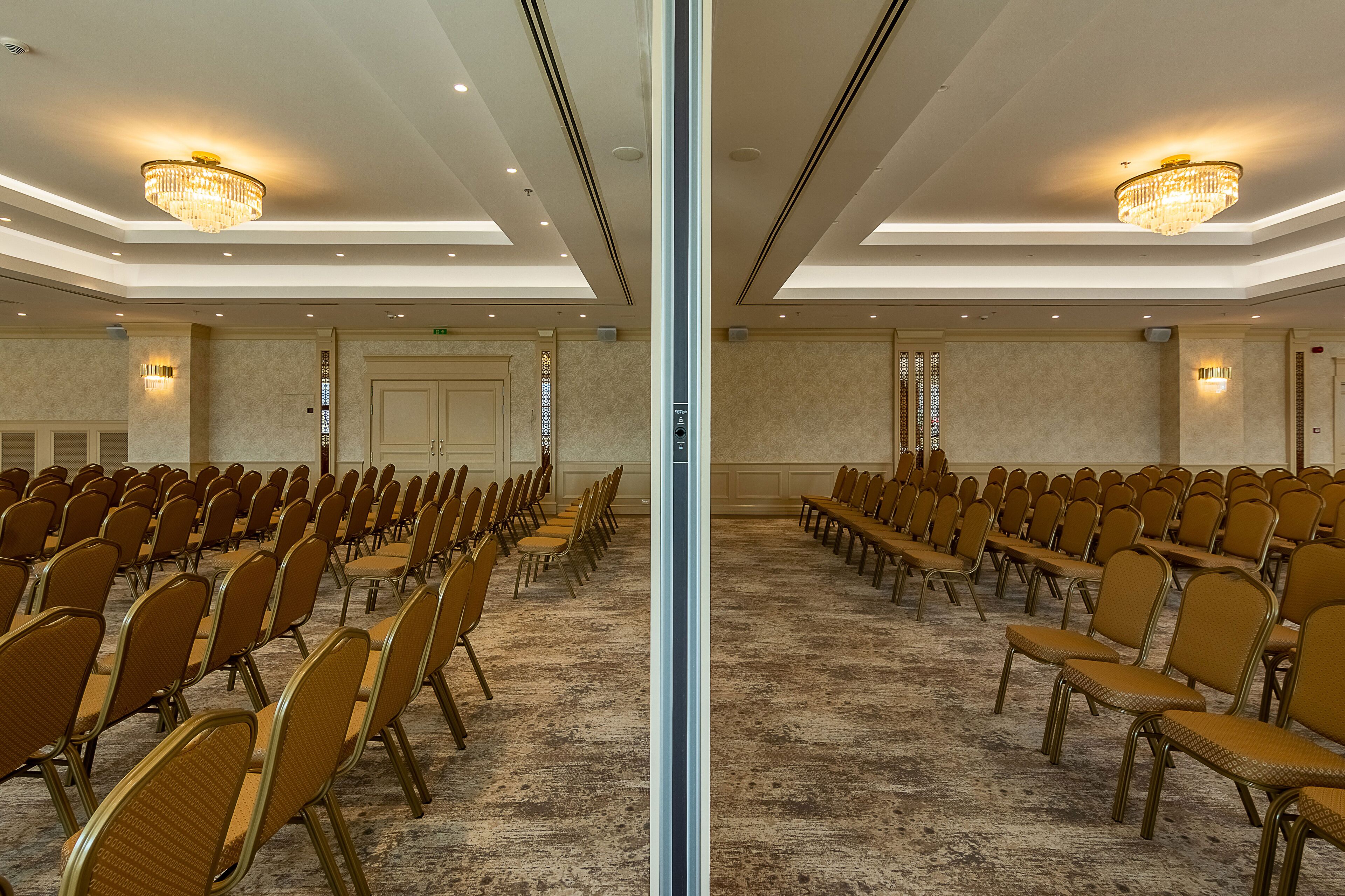 Photo - Astoria Grand Hotel