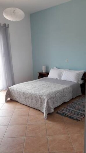1 chambre, fer et planche à repasser, Wi-Fi, draps fournis