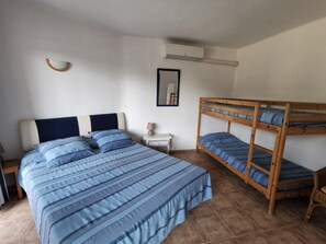 2 chambres, fer et planche à repasser, lit parapluie, Wi-Fi gratuit