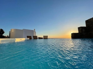 Luxury Villa | Living area - White Rock Suites & Villas (Mykonos)