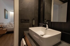 Chambre Deluxe avec lits jumeaux | Salle de bain