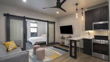 1 camera, Wi-Fi, lenzuola