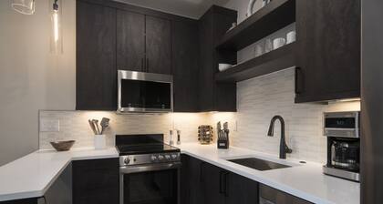 New! Park Ave Flat 12, Brand new Luxury Condo, Minutes to Everything!