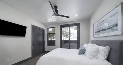 New! Park Ave Flat 15, Brand new Luxury Condo, Minutes to Everything!