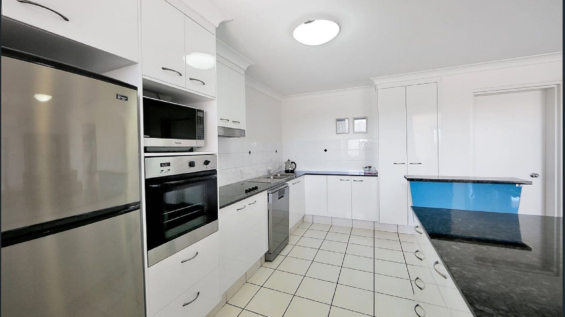 Apartment 404a Coral Sands — image 8