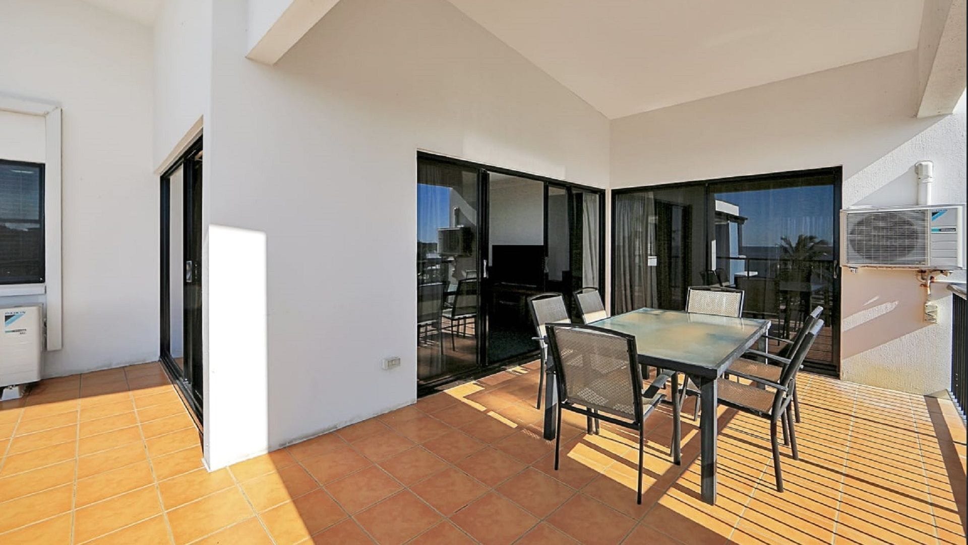 Apartment 404a Coral Sands — image 2