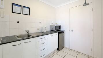 Microwave, dishwasher