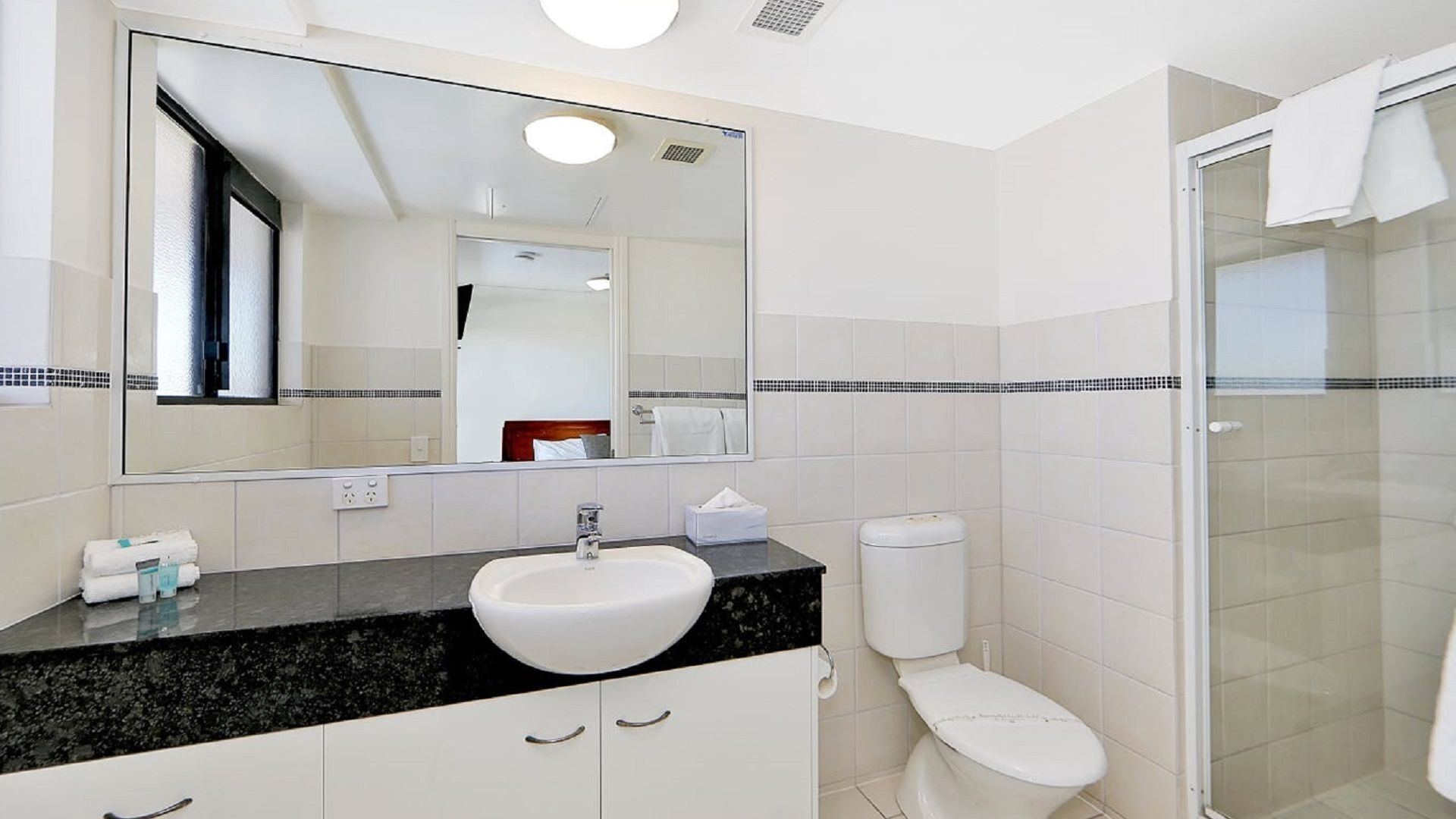 Apartment 404b Coral Sands — image 9