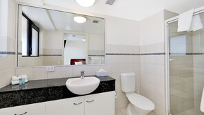 Douche, serviettes fournies
