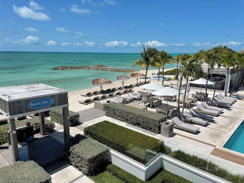Luxury beach view & Marina view Condo at Palm Cay