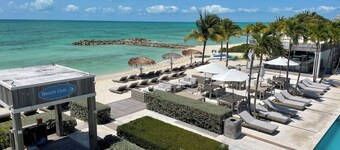 Luxury beach view & Marina view Condo at Palm Cay