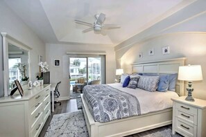 3 bedrooms, iron/ironing board, WiFi, bed sheets - Coastal Canal Home 2 King Beds, Pool, & Kayaks! (Marco Island)