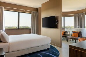 Suite superior, 1 cama King size | Minibar, caja de seguridad en la habitación y escritorio 