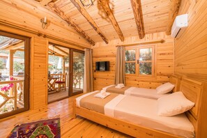 Casa en un árbol familiar | Minibar y sistema de insonorización