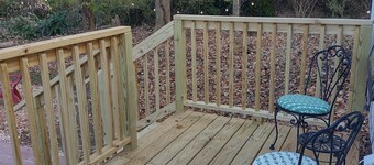 Glamping at it's best! Sleeps 4, Porch w/grill Fire pit Big outdoor living space