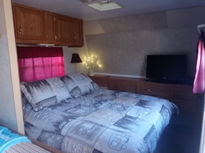 2 habitaciones, tabla de planchar con plancha y wifi gratis