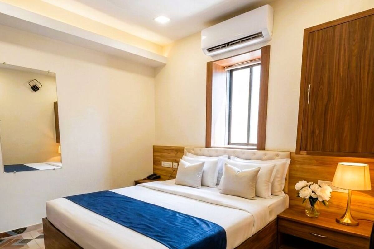 Betten mit Memory-Foam-Matratzen, Minibar, Schreibtisch