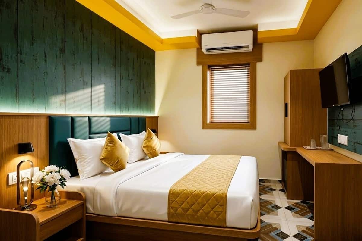Deluxe Room | Memory-foam beds, minibar, desk, laptop workspace