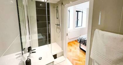 Modern Town Centre Apartment
