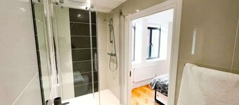 Modern Town Centre Apartment