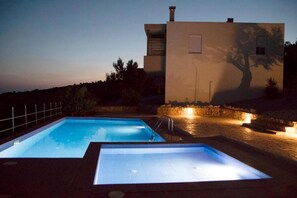 Studio, 2 Single Beds | Pool