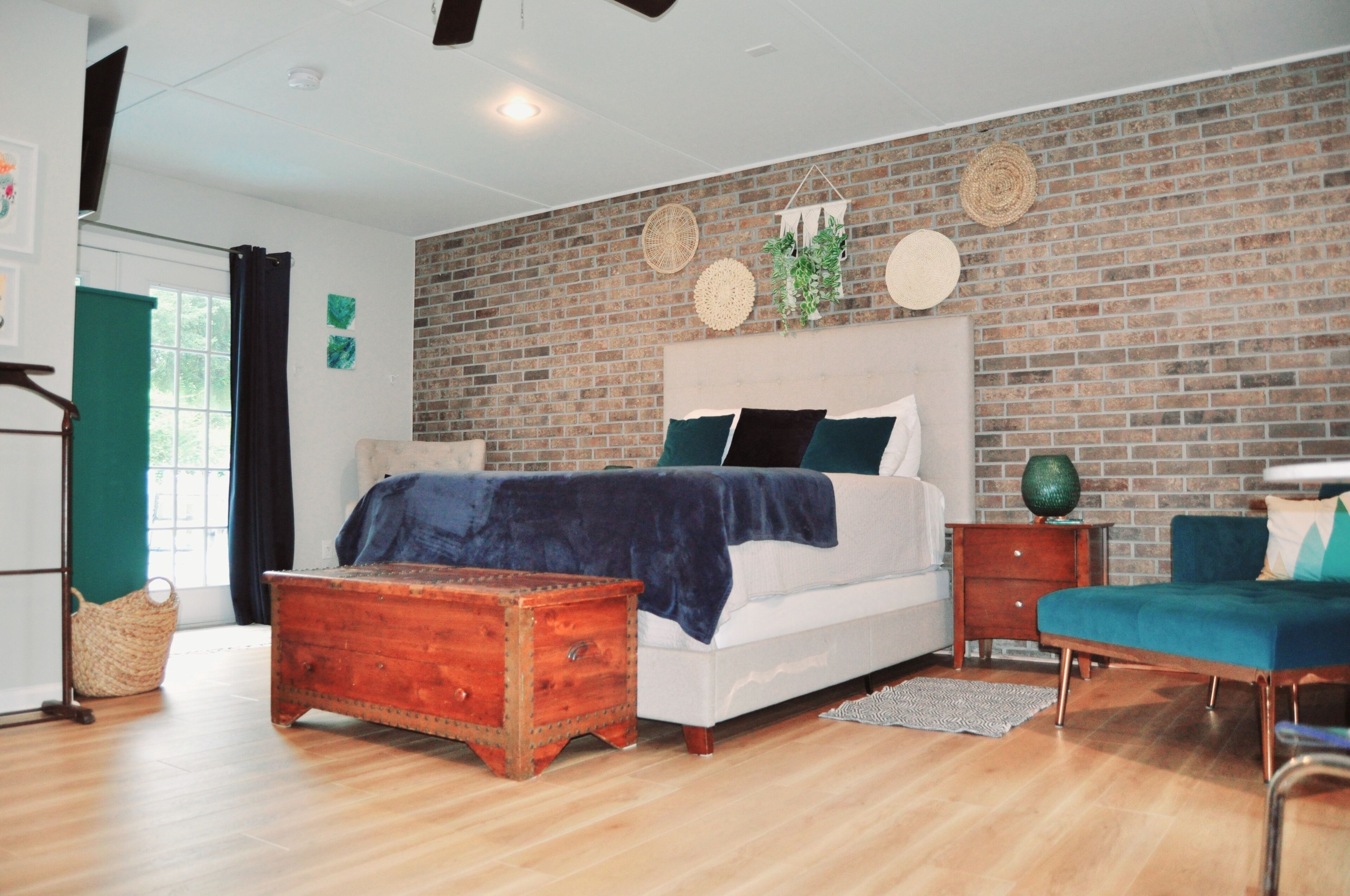 1 bedroom, iron/ironing board, WiFi (free), bed sheets