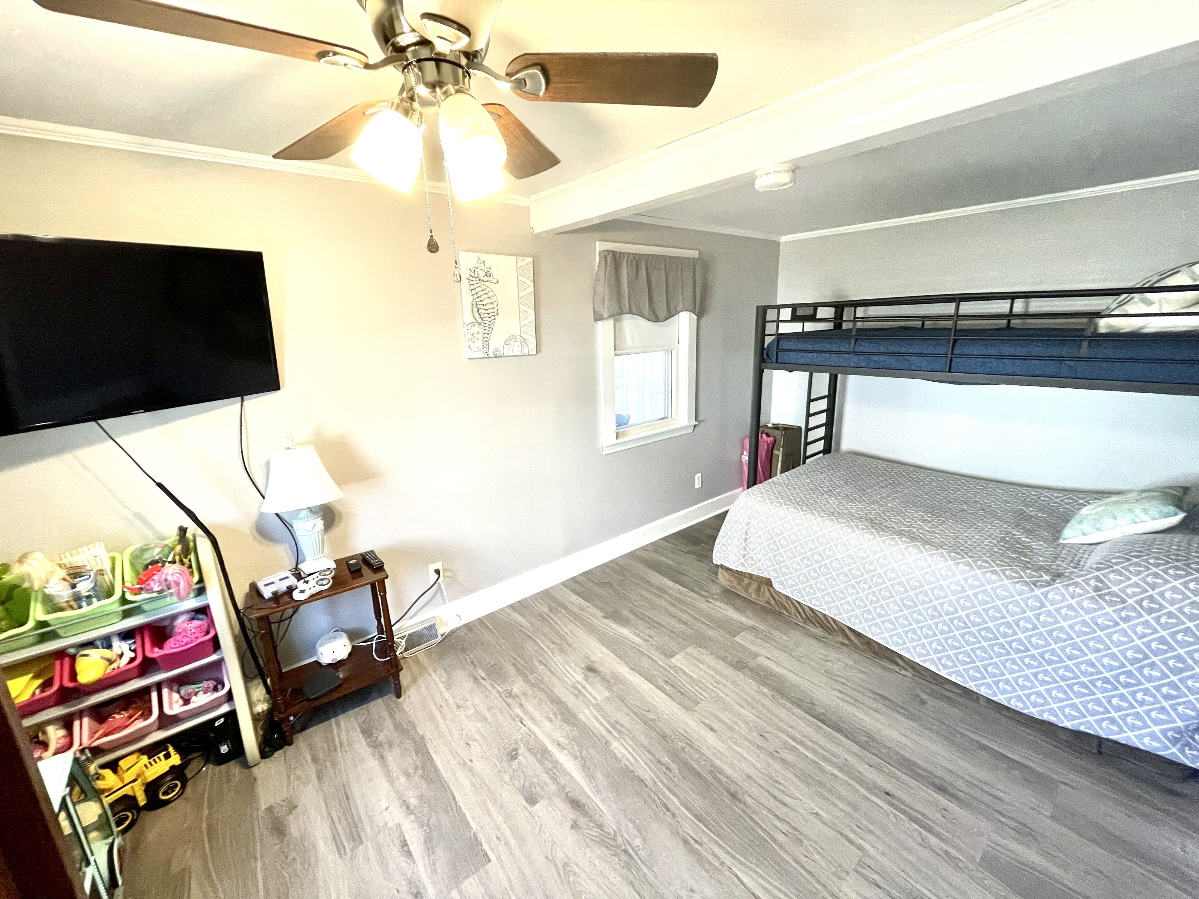 NEW LISTING!! 3-4 Bedroom, 1 Bath and Brand New Outdoor Shower Falmouth