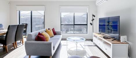 Televisor i oficines