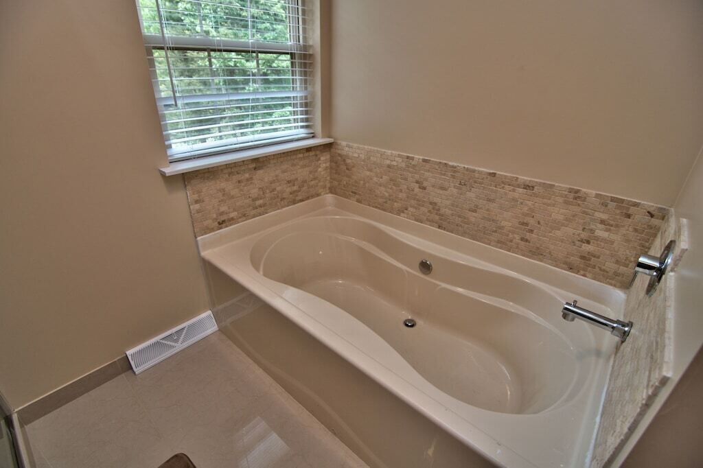 Gorgeous lake front with tranquil setting